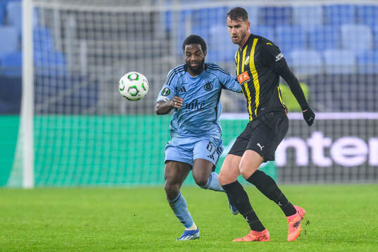 Sandro Cruz of Slovan Bratislava and Johan Hammar of Häcken