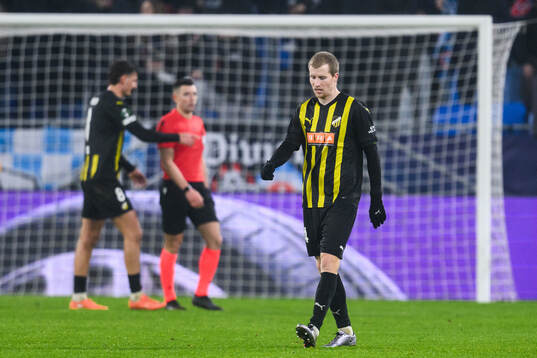 Simon Gustafson of Häcken looks dejected