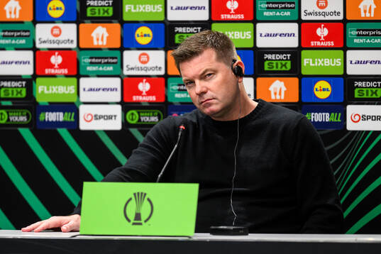 coach Jens Gustafsson of Häcken at a press conference