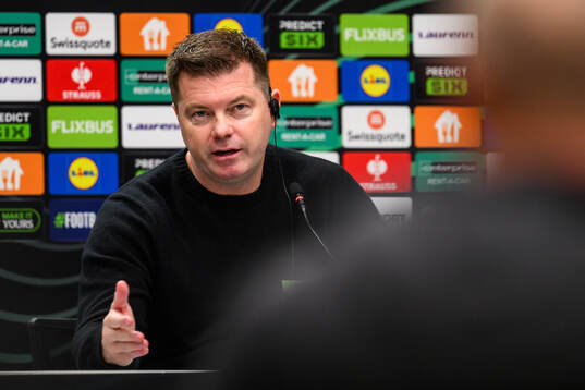 coach Jens Gustafsson of Häcken at a press conference