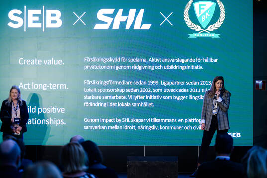 Anette Andersson, hållbarhetsstrateg SEB och Maria Ryno