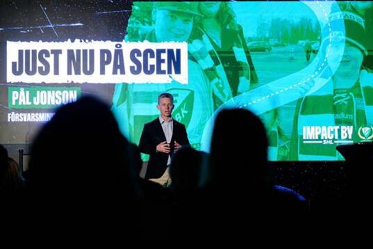 Pål Jonson, Sveriges försvarsminister
