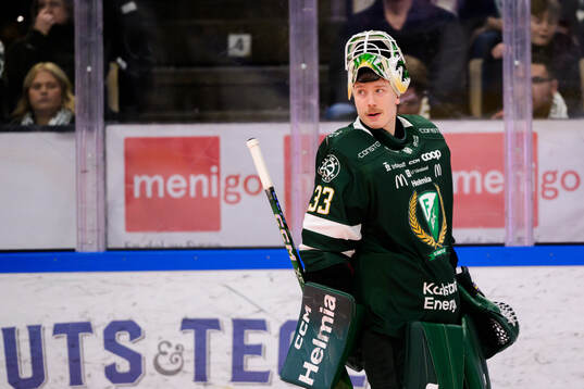 Färjestads målvakt Emil Larmi