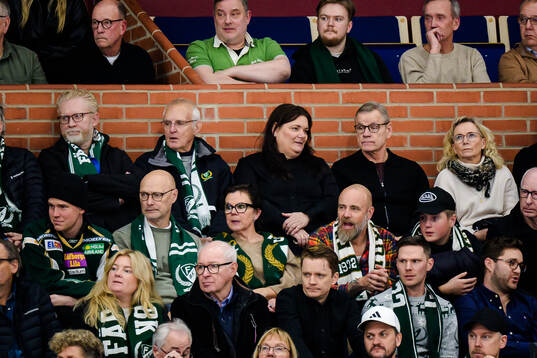 Lennart Lundh och Håkan Loob på läktaren