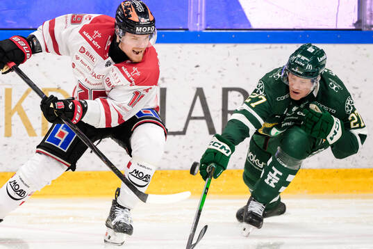 Örebros Sean Malone och Färjestads Gabriel Carlsson
