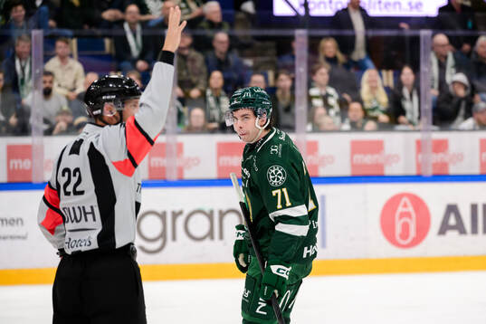 Färjestads Viktor Lodin blir utvisad
