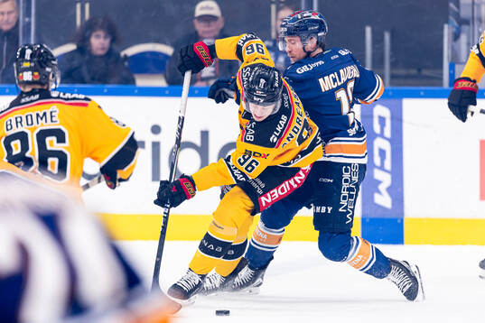 Luleås Pontus Andreasson och Växjös Dylan Mclaughlin