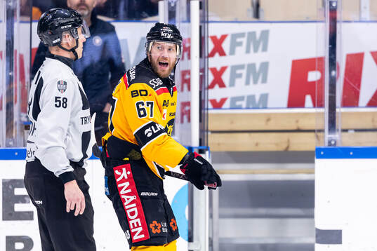 Luleås Linus Omark blir utvisad