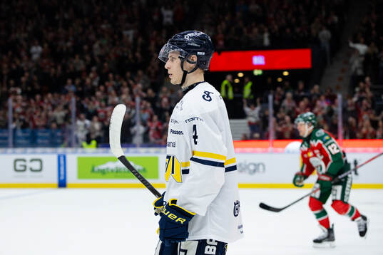 HV71s Noel Skarby deppar