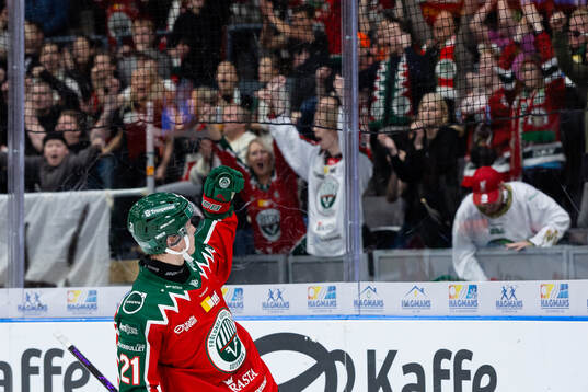 Frölundas Jere Innala jublar