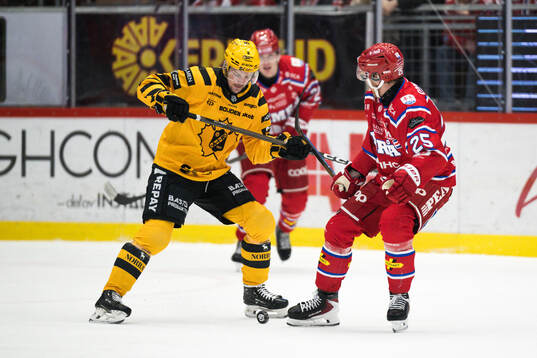 Skellefteås Oliver Okuliar och Timrås Linus Nässén