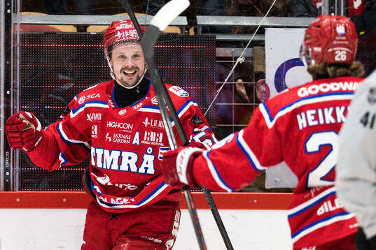 Timrås Jonathan Dahlén jublar efetr 1-2
