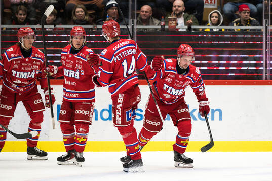 Timrås Jonathan Dahlén jublar
