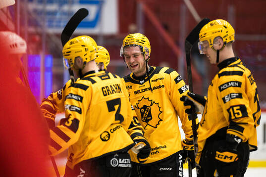 Skellefteås Max Krogdahl jublar