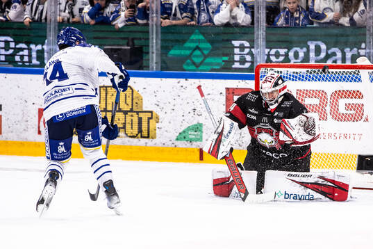 Leksands Peter Cehlarik missar straff Malmö Redhawks