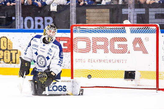 Leksands målvakt Robin Christoffersson deppar