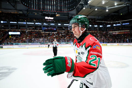 Frölundas Jere Innala jublar