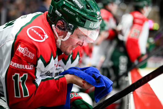 Frölundas Max Lindholm med en skada