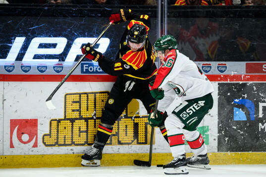 Brynäs Kieffer Bellows och Frölundas Dominik Egli