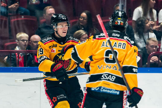 Luleås Erik Gustafsson jublar