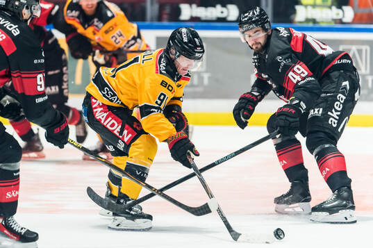 Luleås Brian O'Neill och Malmö Redhawks Seth Barton