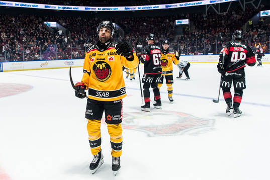 Luleås Frederic Allard jublar