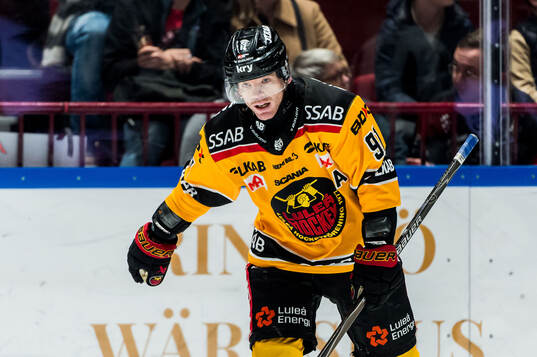 Luleås Brian O'Neill jublar