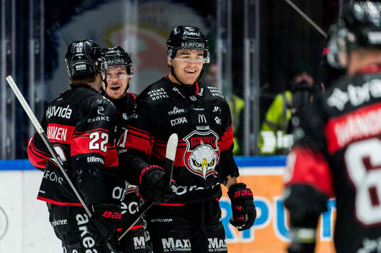 Malmö Redhawks Axel Sundberg jublar
