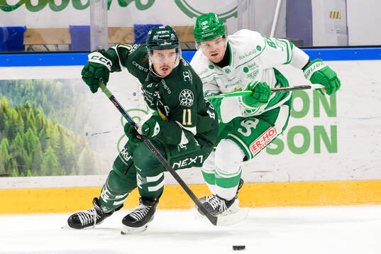 Färjestads Joakim Nygård och Rögles Karson Kuhlman