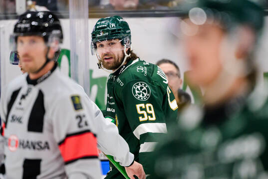 Färjestads Linus Johansson blir utvisad