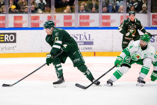 Färjestads Adam Ollas Mattsson och Rögles Calvin De Haan