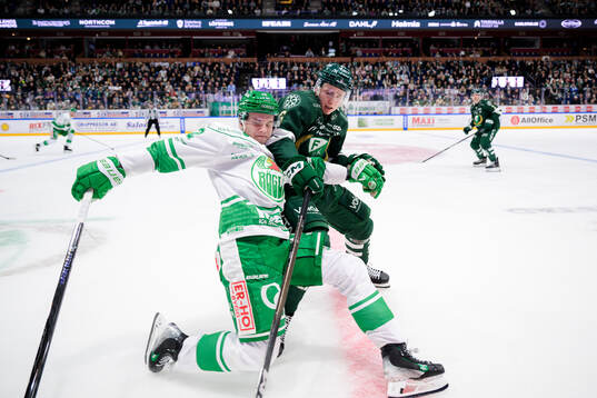 Rögles Felix Nilsson och Färjestads Albert Wikman