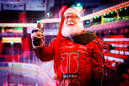 Jultomten i Örebrotröja