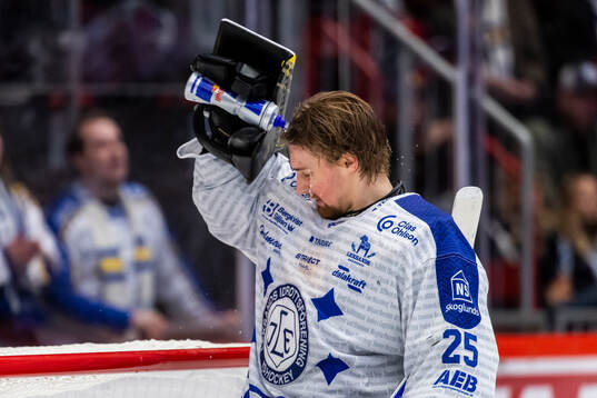 Leksands målvakt Robin Christoffersson deppar