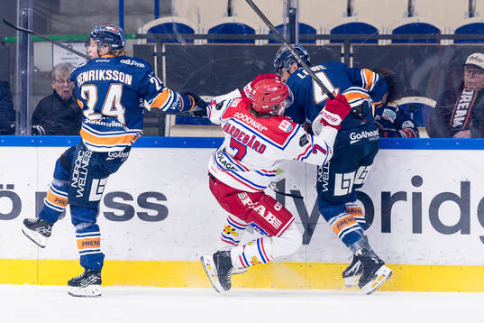 Timrås Marcus Hardegård och Växjös Keegan Lowe