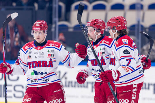 Timrås Jonathan Dahlén jublar