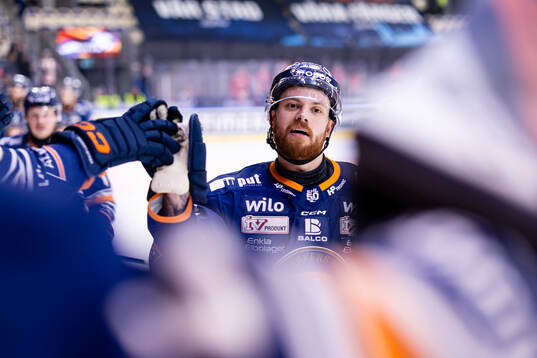 Växjös Lucas Elvenes jublar
