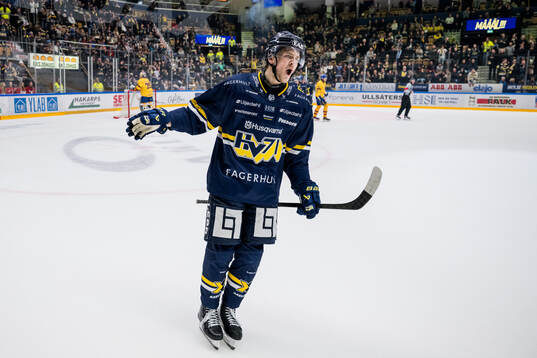 HV71s Lucas Lagerberg jublar