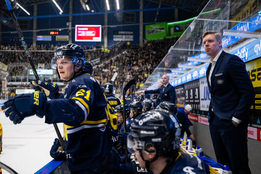 HV71s Axel Rindell och tränare Anton Blomqvist