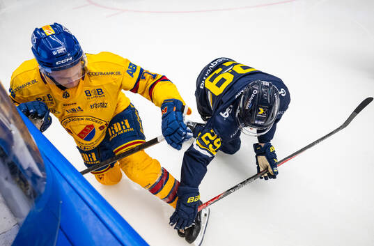 Djurgårdens Jesse Ylönen och HV71s Eddie Levin