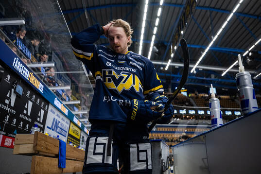 HV71s Riley Woods