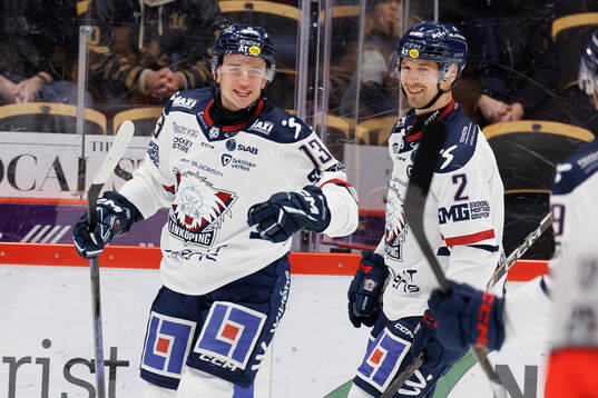 Linköpings Jakub Vrana och Rasmus Rissanen jublar