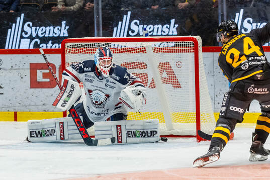 Skellefteås Oscar Lindberg och Linköpings målvakt