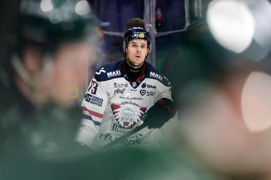 Linköpings Nicholas Shore deppar