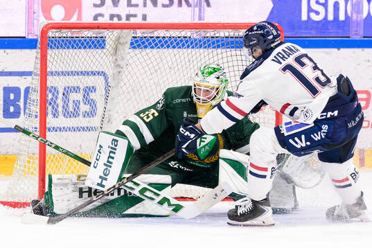 Färjestads målvakt Melker Thelin och Linköpings Jakub