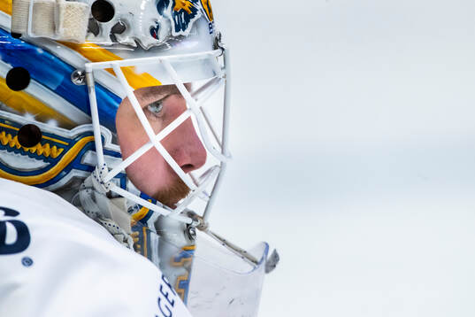 HV71s målvakt Felix Sandström