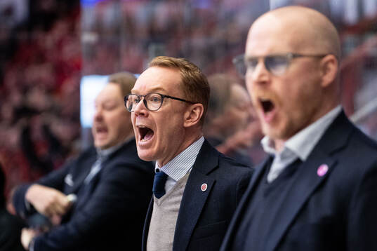 Örebros tränare Niklas Eriksson reagerar