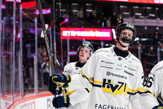 HV71s Malte Gustafsson jublar
