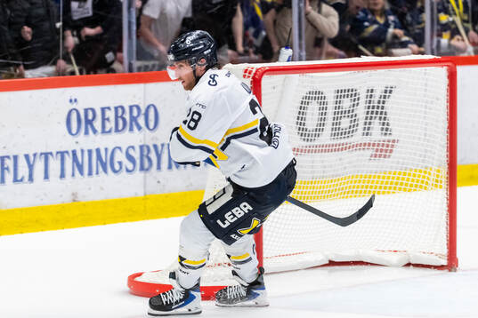 HV71s Justin Glenn Kloos gör 4-7 i tom målbur