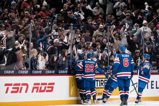 Will Zellers of USA celebrates